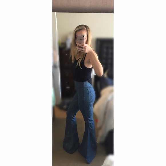 Mumu Berkeley Bells in Waterfall Paisley - Picture 5 of 7